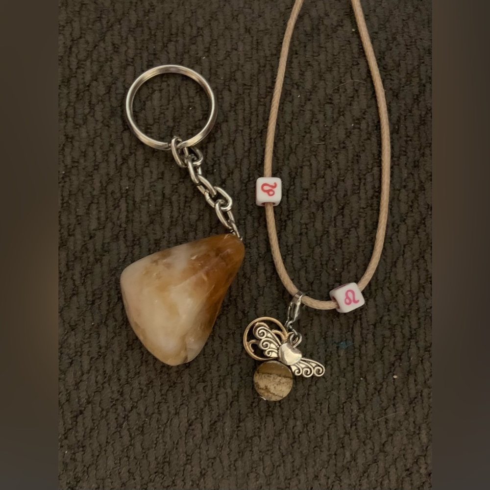 Handcrafted necklace - Picture 2 of 2